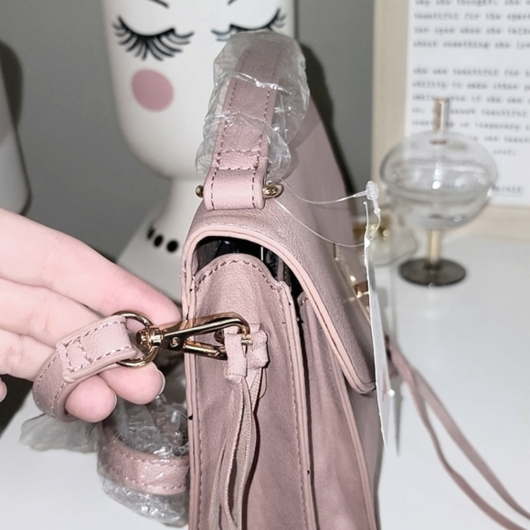 New! Mauve/blush Purse with gold hardware - Picture 7 of 9